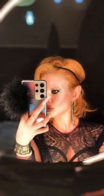 инди Angelika